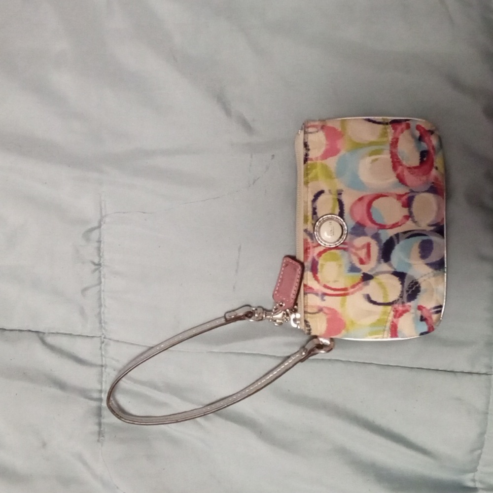 Vintage Coach Wristlet.   Perfect for Summer.